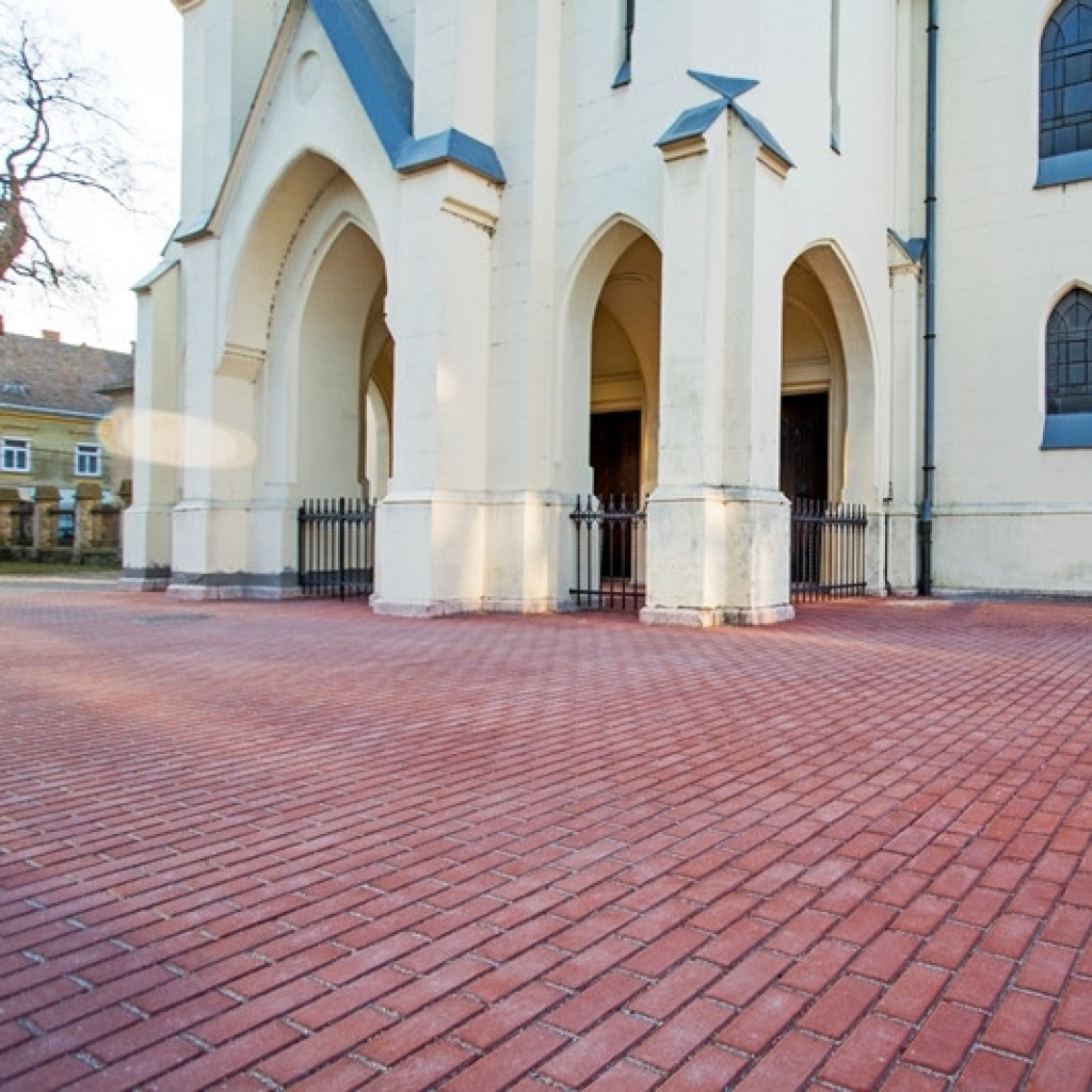 Leier Piazza Térkő | Piros