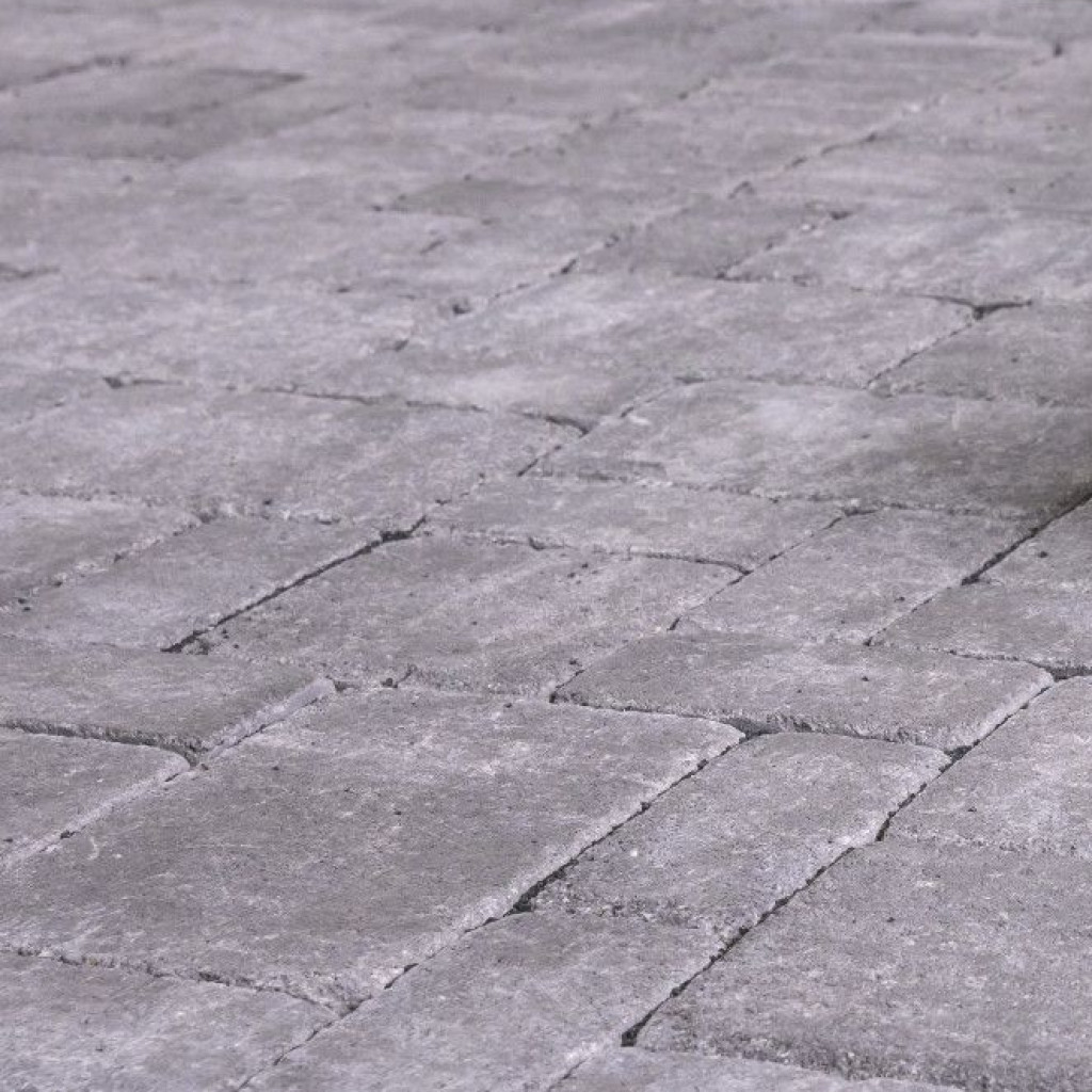 Leier Mercato térkő | Feketemárvány